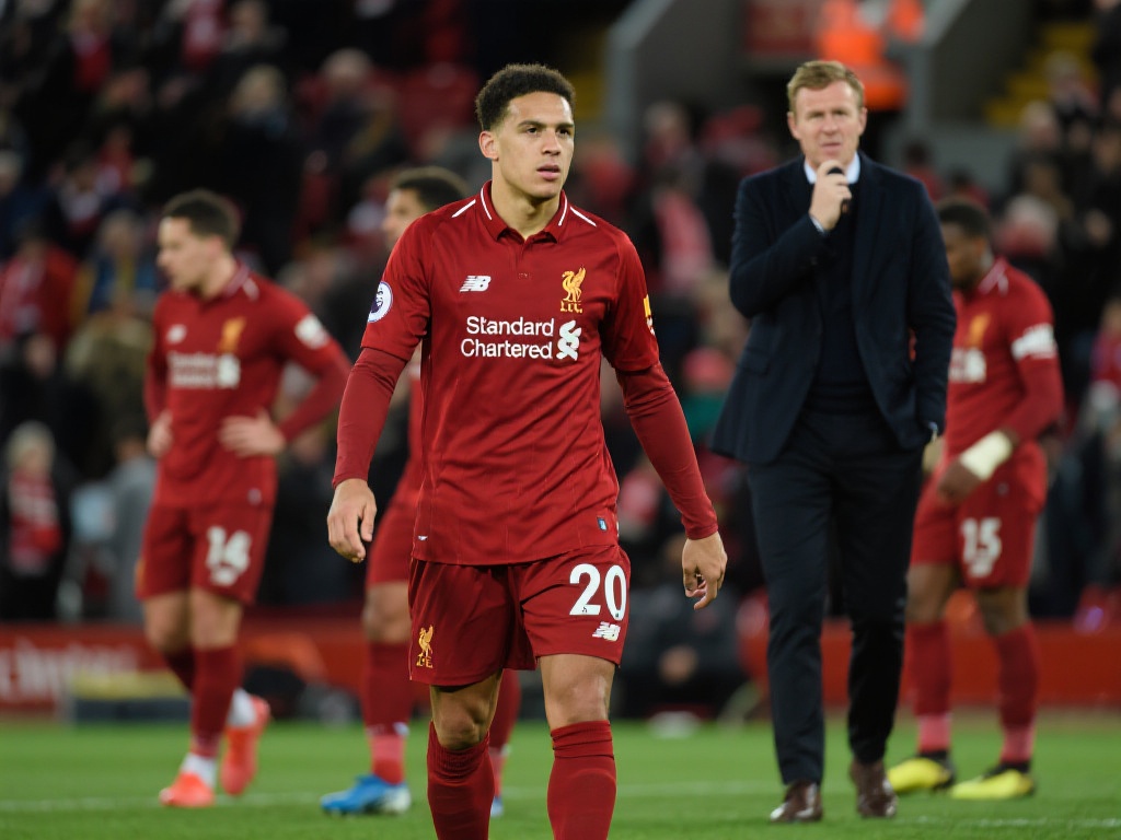 刘景扬勇夺田径女子100米栏冠军荣耀加冕