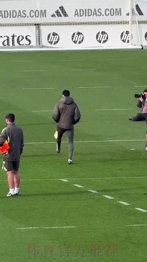 塞巴略斯遭阿韦洛亚弃用 首堂训练课就被怒斥 塞巴略斯遭阿韦洛亚弃用 首堂训练课就被怒斥